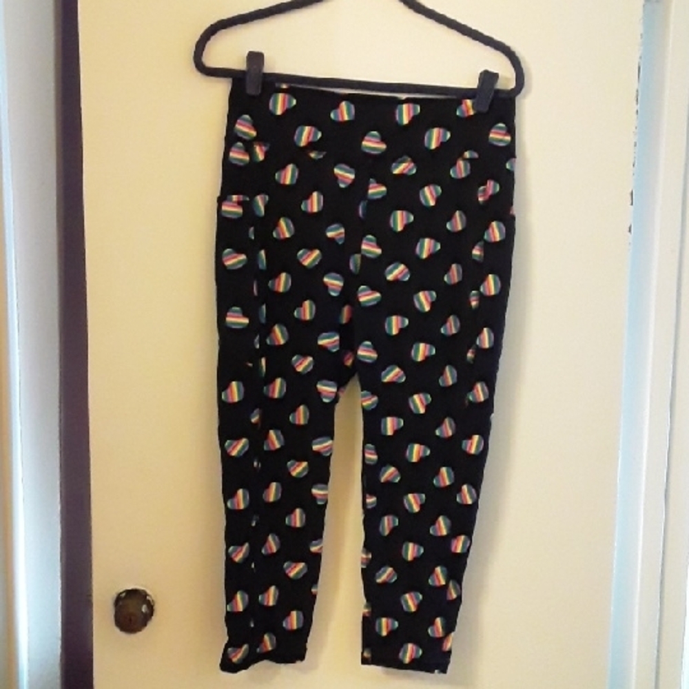 NWOT Capri w/ Rainbow Hearts
